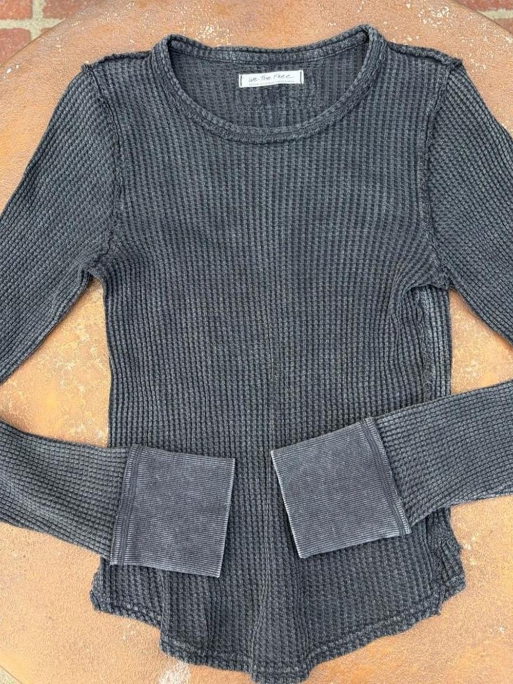 Free People gray ribbed cotton knit thermal long sleeve top with thumb holes sz